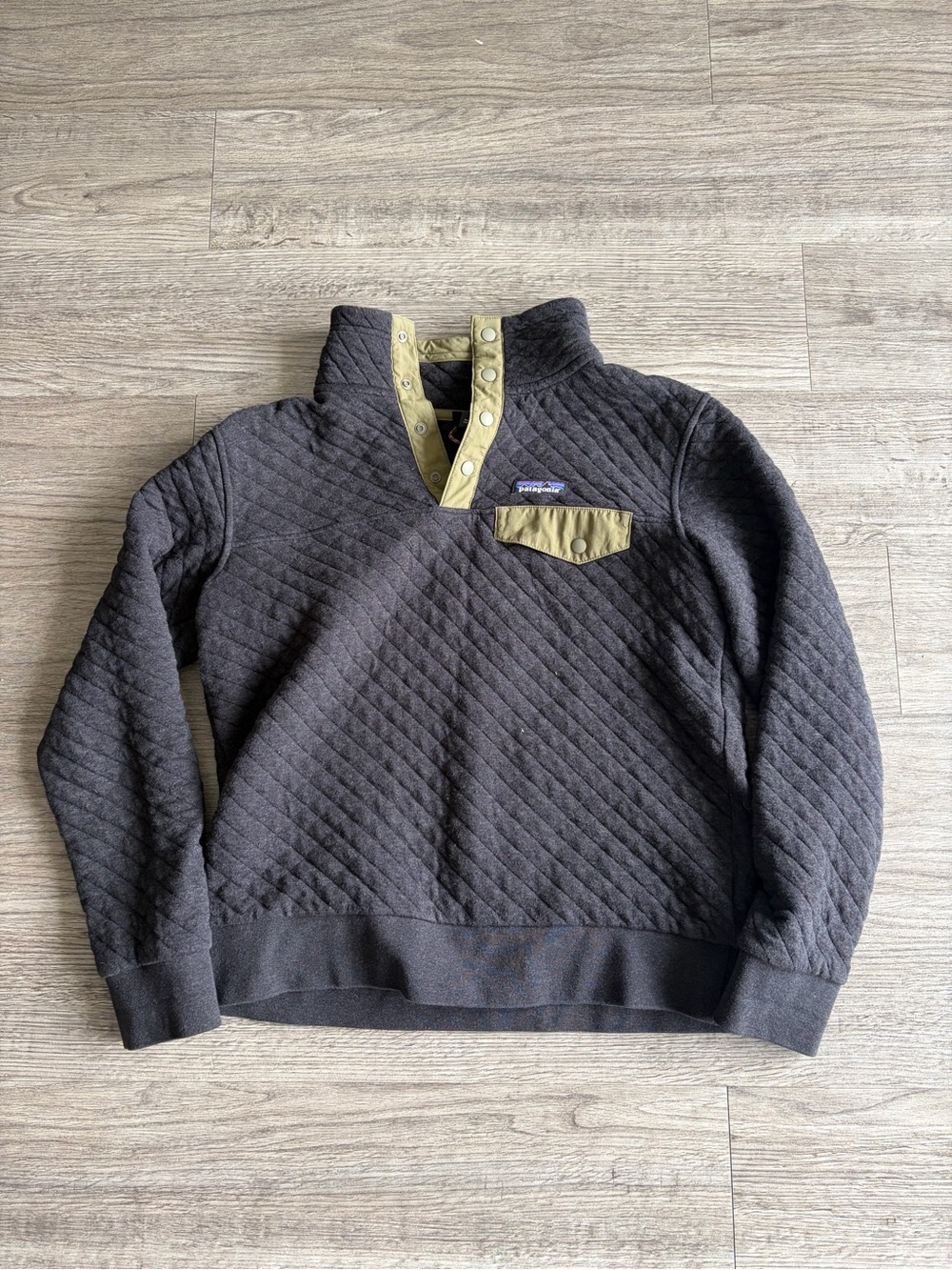 Patagonia Men’s Black Quilted Zip-Up Pullover with Olive Accents